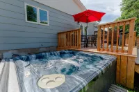 Cozy Lakeview Home with Water Access - Wifi