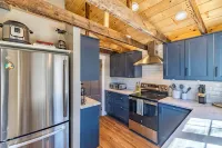 North Conway Adventure Hub! Walk to Shops & Dining. All New! Deck, Grill, Lawn