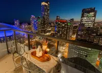 Stunning Skyline View Condo, Steps to CN Tower -  Appartamenti vacanze