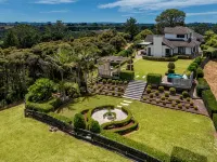 Main House + Guest House : Group Perfect Hotels near QBE Stadium Function Centre