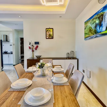Family Friendly Loft near Yaya | Heated Pool + Gym