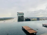 The Peak Service Apt By David