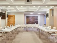 Helvetia Hotel アイス パレス周辺のホテル