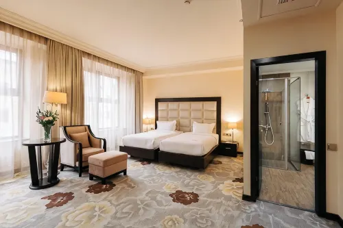 Paris Hotel Yerevan - ที่มีอ่างอาบน้ำ