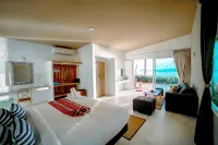 Lime N Soda Beachfront Resort - balcony