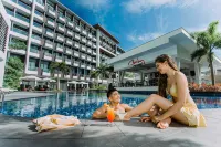 Savoy Hotel Boracay near Newcoast Beach - bar