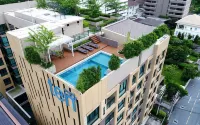 Ramada Tenn Ekamai - Rooftop Pools