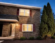 Extended Stay NE Hickory 2 Bed, 1.5 Bath, Workspace, Washer Dryer, Easy Commute - 2-Star