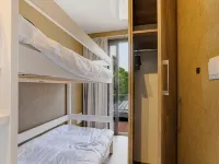 Houseboat Skoft with beautiful view over the water and on village Grou. Hotels in Grouw