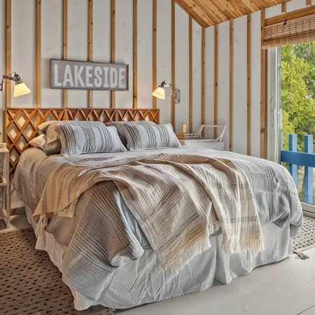 On The Rocks. Lake Michigan Beachfront Home. Ξενοδοχεία στην πόλη Ozaukee County