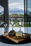 Alpine-Pacific Holiday Park - parking