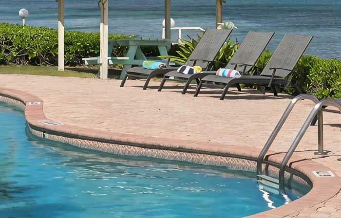 Northern Lights # 9 Spacious 3 Bd/3+ Bath Beachfront on Snorklers Paradise