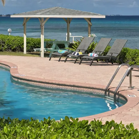 Northern Lights # 9 Spacious 3 Bd/3+ Bath Beachfront on Snorklers Paradise