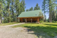 Peaceful updated cabin with outdoor space near Whitefish - Chalets