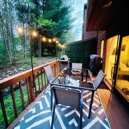 All-Season Condo - Ski Windham l Hunter l Pool l Hike l Fish Отели в г. Виндхам