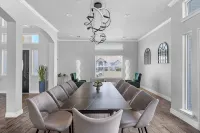 GREAT DEAL! Huge and Stylish Lake View House in Rowlett - สระว่ายน้ำส่วนตัว