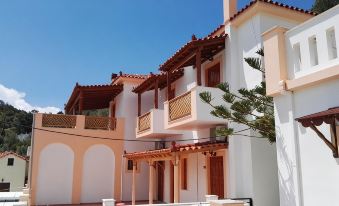 Nereides Seaside Apartments