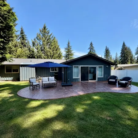 Careys Refuge - Family Retreat with Huge Fenced Yard Отели в г. Ботелл