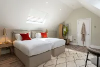 YourApartment - Wellington Place Hotels in 