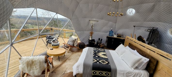 RIVER VIEW Cliff Dome Glamping @ White River, minutes to fishing, hikes! Hotels in Baxter County