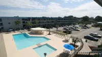 Sandy Toes!  King Bed - Newly Renovated - Clean - 4-Star