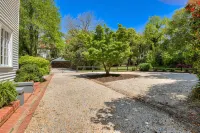 Your perfect getaway nestled in the heart of Aiken.