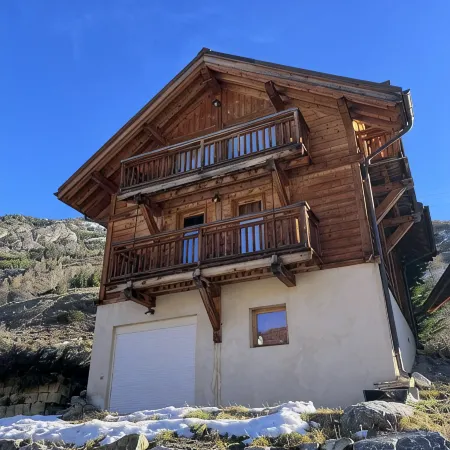 Luxury chalet 160 m2 for 10 people, shuttle bus at 50m, 3mn from the lifts