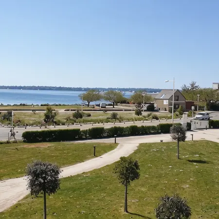 beautiful sea view apartment in Concarneau aux Sables blancs, shared swimming pool