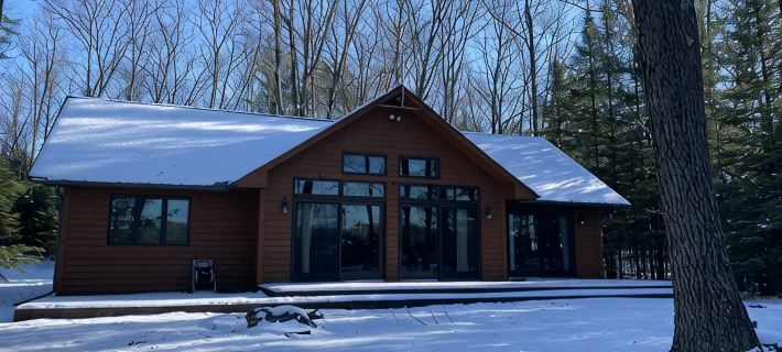 Sandy beach, quiet lake, great fishing & beautiful sunsets w/2 kayaks & gameroom Hotels in Bayfield County