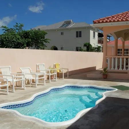 1 BEDROOM APARTMENT Plover Court Apartments