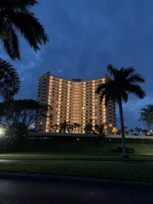 Beachfront, Renovated condo.  Great views of the gulf. WiFi and heated pool. - Beach