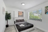 SPACIOUS 2bd, washer/dryer, private patio, grill - พร้อมระเบียง