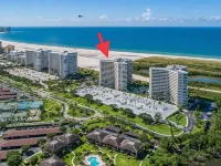 Beachfront, Renovated condo.  Great views of the gulf. WiFi and heated pool. - Beach