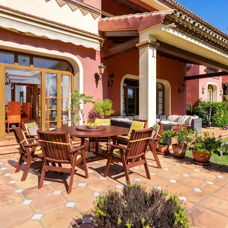Luxury villa in Marbella (Guadalmina Baja)