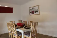Cosy 3 bedroom cottage in the centre of Kingscote - Wifi