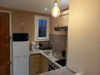 Cosy studio 2mn walk from the beaches small sea view - 3 tähden