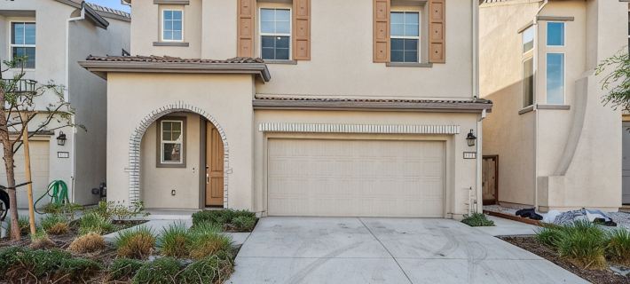 Modern Family-Friendly Home, Napa, Wine Country, Private Backyard, Fire Pit 페어필드 호텔