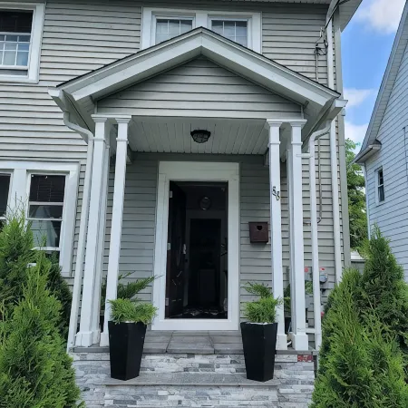 Charming 3 bed/2 bath town home with gorgeous back yard