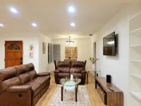 Newly Furnished, Entire Home, Pool House Hotels in Reseda