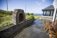 Luxury Seaside Cottage, Stunning Ocean Views, Waterville, Ring of Kerry