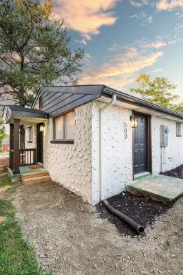 Cozy Pet-Friendly Monthly Discount Furnished King Bed Workspace Single Level - Wifi