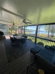 Beautiful villa on Lake Hartwell, stunning views, large deck for family to enjoy - 4-Star