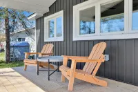 Cozy Beach Cottage with Sauna & Spacious Backyard just 5mins from the Beach