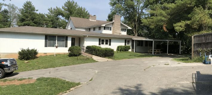 Pitman Pointe Estate w/ Lake View Hotels in Pulaski County