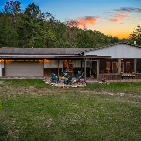 Private White River Estate on 214 acres. ATV/hiking trails. Pets stay free