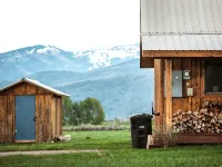 Spacious Cabin near Jackson Hole Hotels in Victor