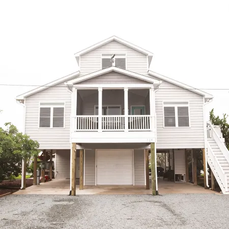Canal Front Home-3-Minute Walk to Beach with Private Boat Dock