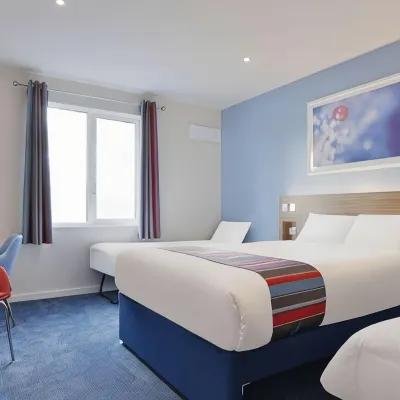 Travelodge Gosport Hotel Hotels near HMS Victory