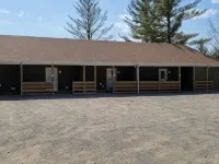 Private Hot Tub! KING Size Bed Traverse City 18 miles *Crystal Mountain 17 miles Hotels in Interlochen