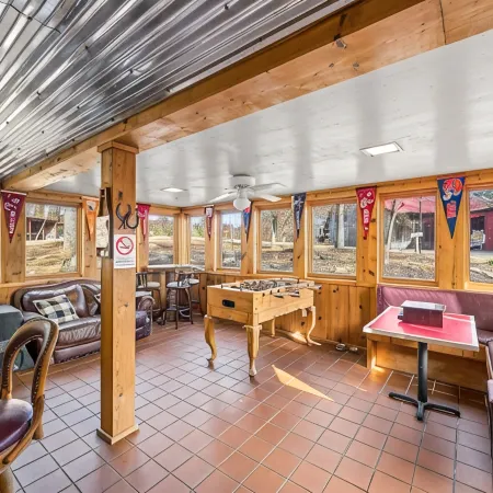 Log Cabin, Utk/Neyland, Smokies, 16Acres, FP, HotTub, Sauna, Fishing, Golf, Pets